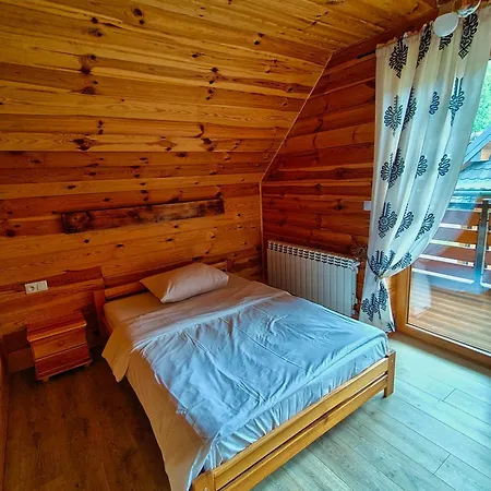 Caloroczne W Pieninach Kroscienko nad Dunajcem